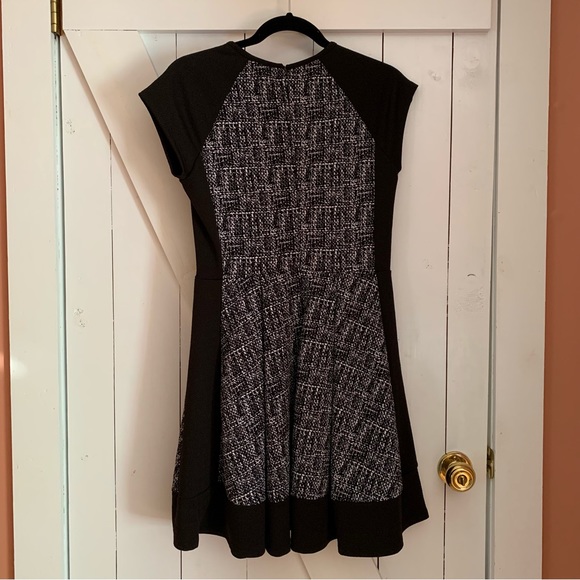 Dress - Picture 7 of 11